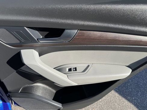 Used 2023 Audi Q5 2.0T Premium w/ Convenience Package image 31