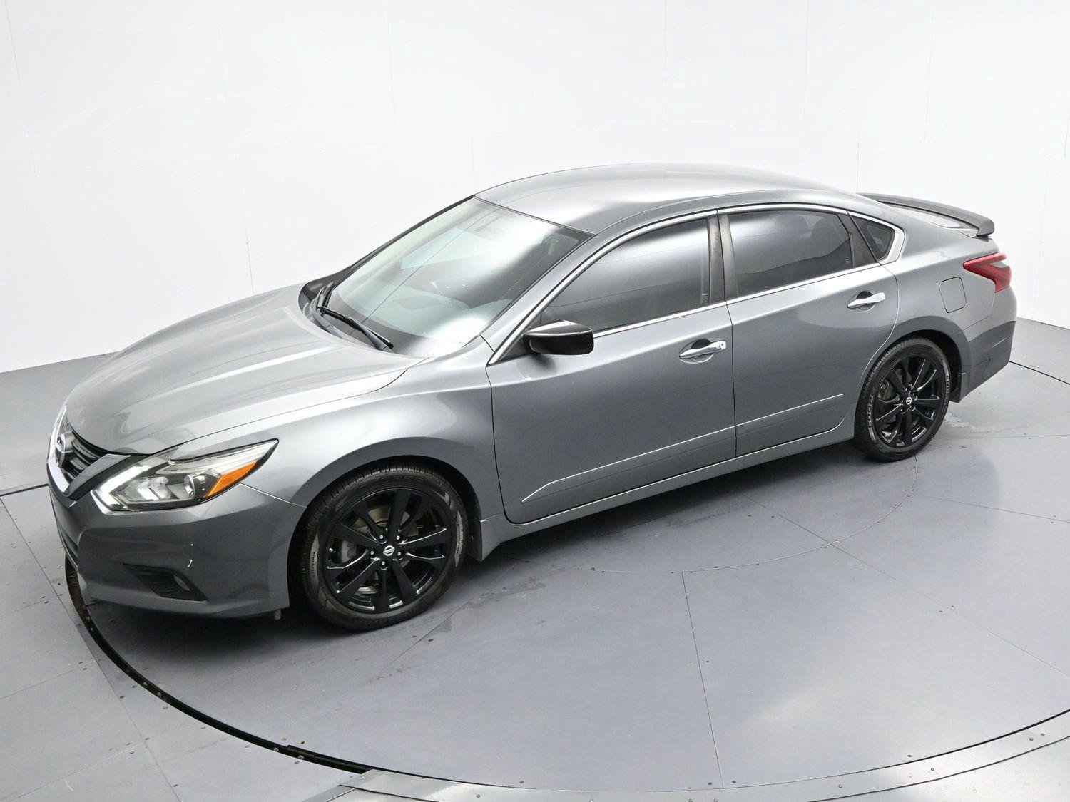 Used 2017 Nissan Altima 2.5 SR w/ Midnight Edition Package FWD image 36