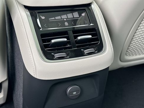 New 2026 Volvo XC90 T8 Ultra w/ Protection Package Premier AWD/4WD image 10