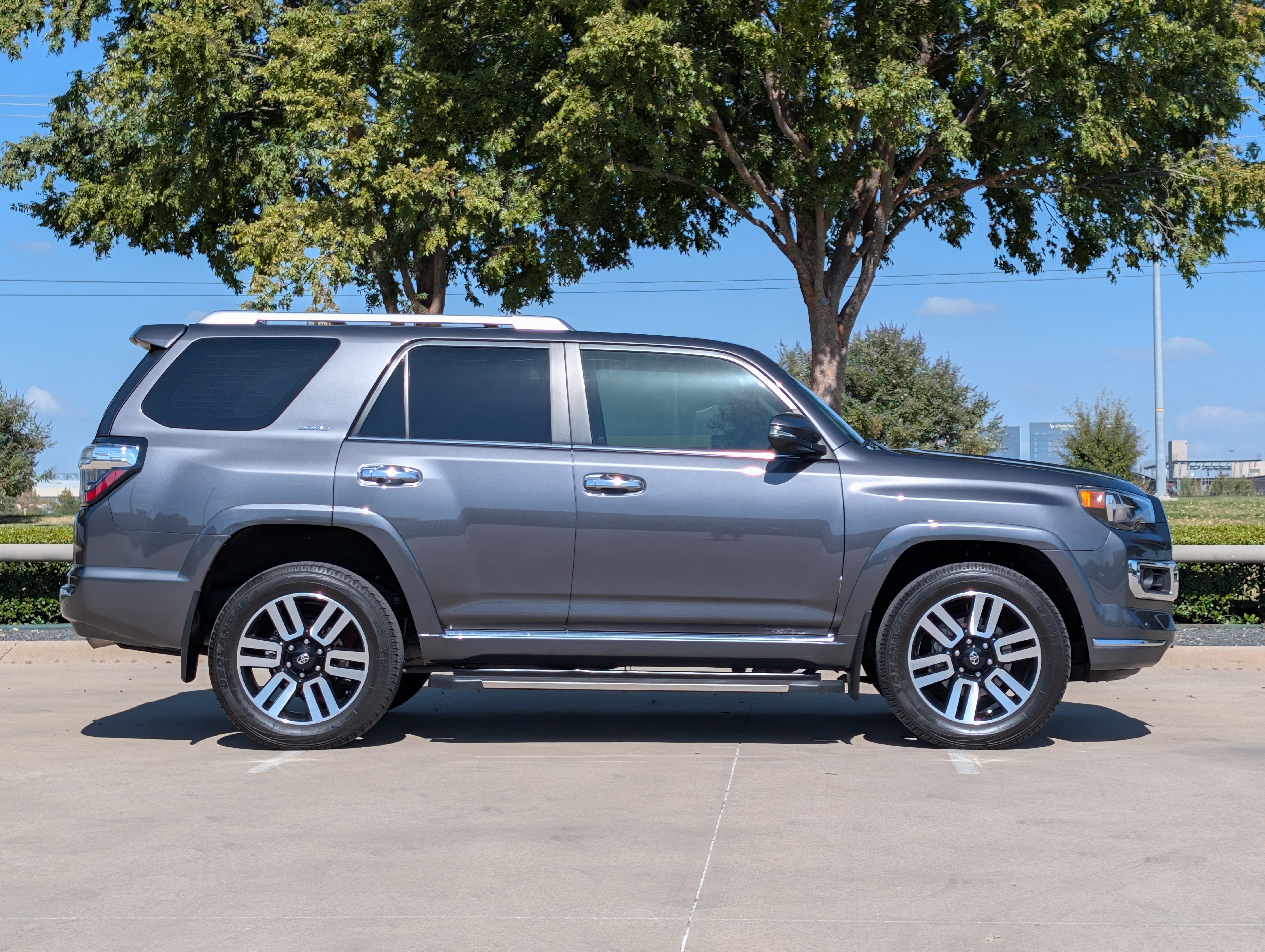 Used 2023 Toyota 4Runner Limited AWD/4WD image 6