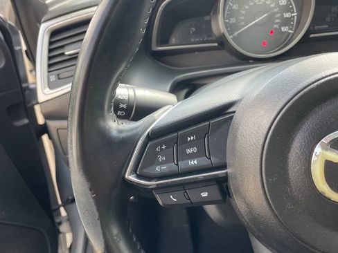 Used 2018 MAZDA MAZDA3 Touring FWD image 16