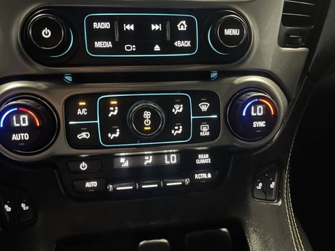 Used 2015 Chevrolet Suburban LT AWD/4WD image 22