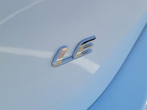 Used 2018 Toyota Corolla L image 7