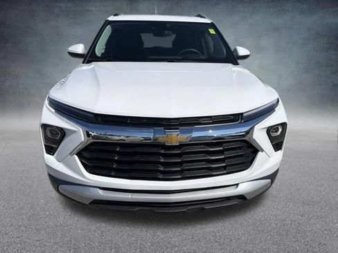 Used 2024 Chevrolet TrailBlazer LT w/ Driver Confidence Package AWD/4WD image 3
