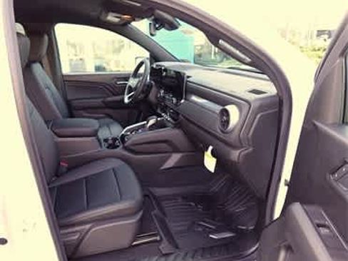 New 2025 Chevrolet Colorado LT w/ LT Convenience Package AWD/4WD image 28