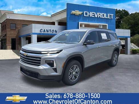 New 2026 Chevrolet Traverse LT w/ Driver Confidence Package FWD image 1