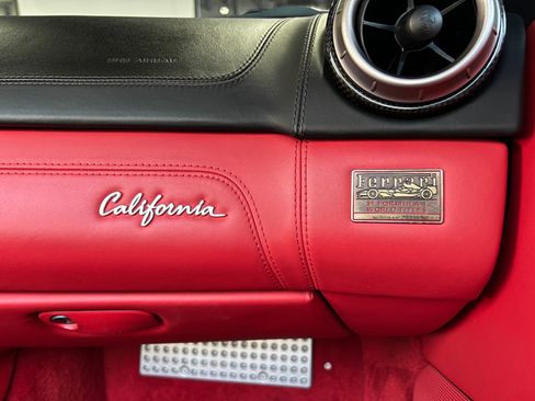 Used 2013 Ferrari California RWD image 41