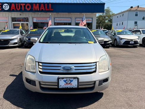 Used 2009 Ford Fusion SE FWD image 3