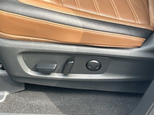 Used 2024 Nissan Pathfinder Platinum w/ Cargo Package AWD/4WD image 14