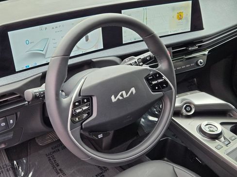 Used 2024 Kia EV6 Light RWD image 28
