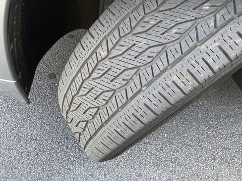 Used 2023 Chevrolet Traverse Premier image 12