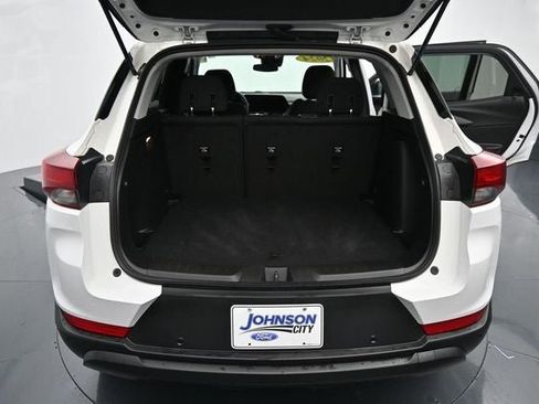 Used 2024 Chevrolet TrailBlazer LS w/ LS Convenience Package AWD/4WD image 16