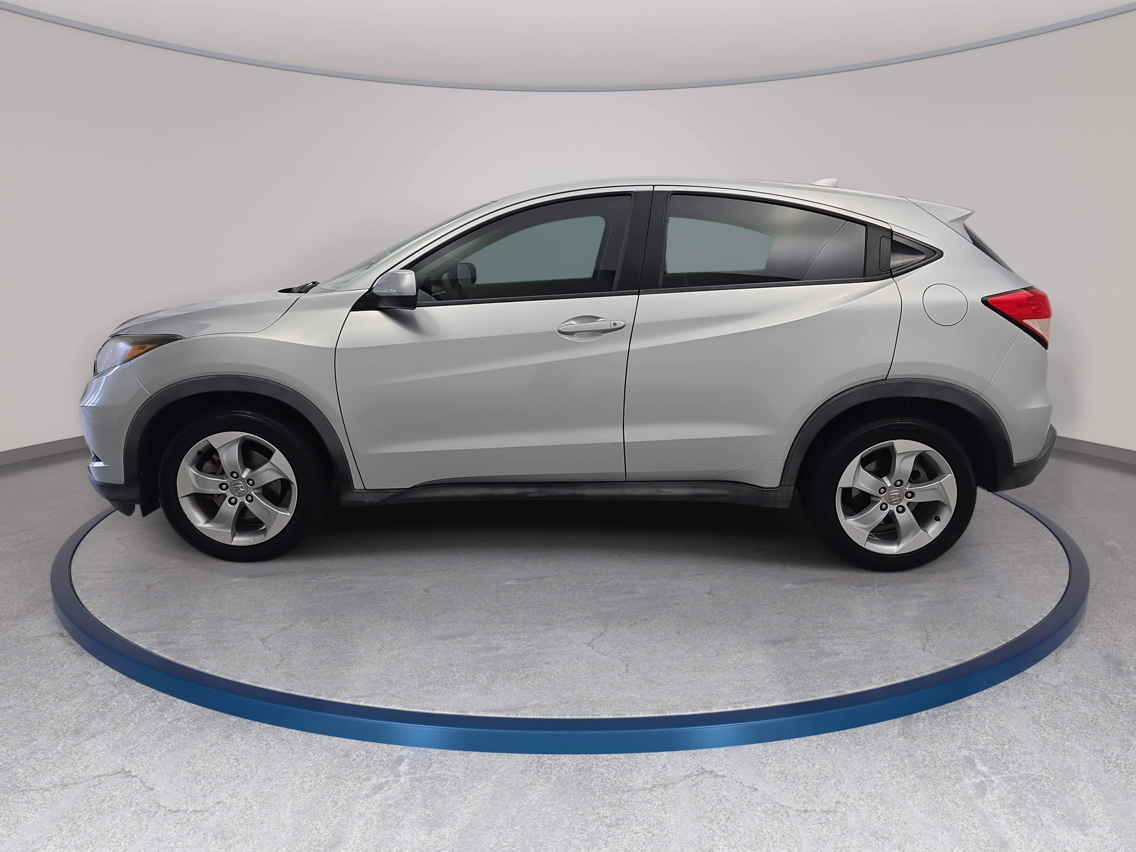 Used 2016 Honda HR-V LX image 8