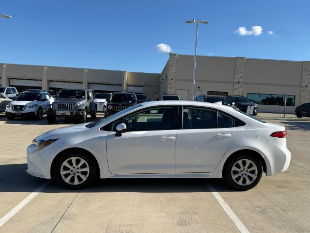 Used 2026 Toyota Corolla LE FWD image 8