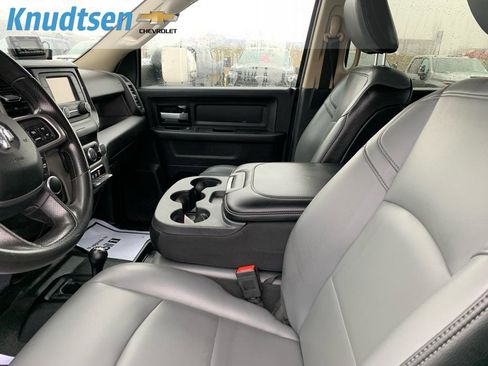 Used 2019 RAM 2500 Tradesman w/ Chrome Appearance Group image 18