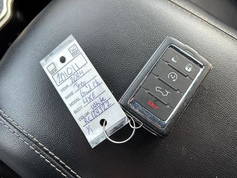 Used 2024 Jeep Grand Cherokee Limited 4xe image 31