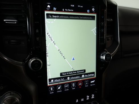 Used 2019 RAM 2500 Laramie w/ Night Edition AWD/4WD image 8