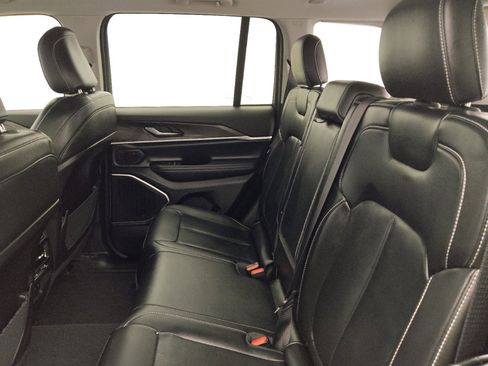 Used 2022 Jeep Grand Cherokee Limited 4xe image 18