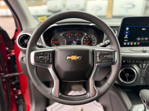 Used 2025 Chevrolet Blazer LT AWD/4WD image 11
