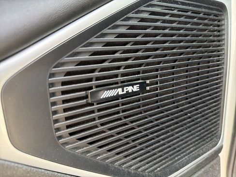 Used 2022 Jeep Wagoneer Series II w/ Premium Group I image 4