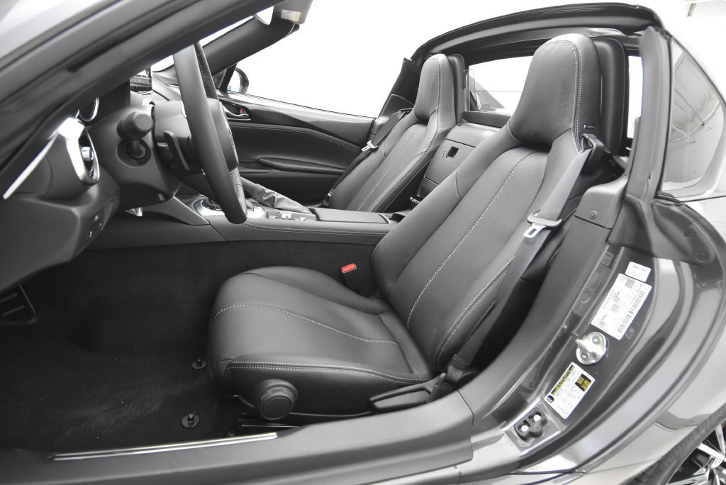 Used 2025 MAZDA MX-5 Miata RF Grand Touring RWD image 25