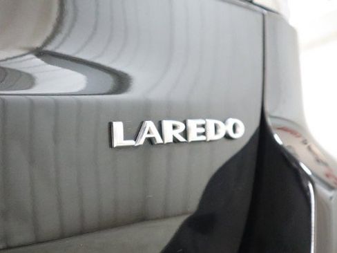 Used 2021 Jeep Grand Cherokee Laredo image 20