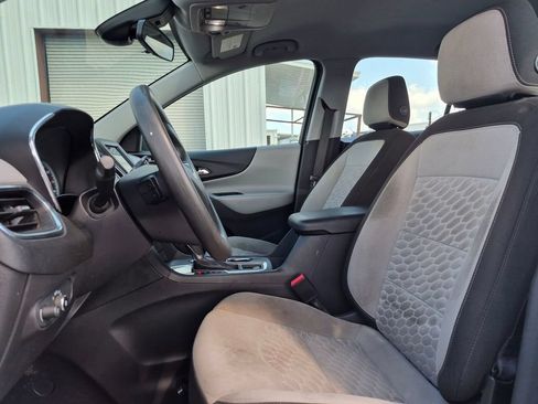 Used 2021 Chevrolet Equinox LS FWD image 14