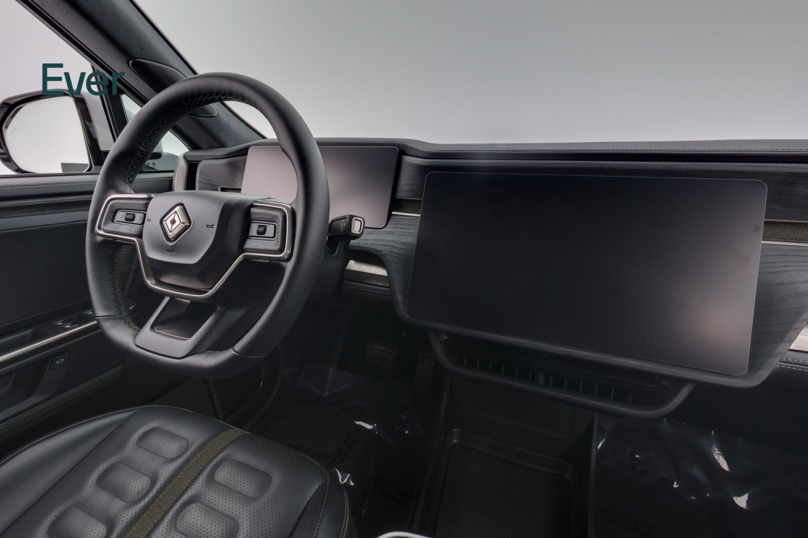 Used 2025 Rivian R1S Adventure Dual AWD/4WD image 27