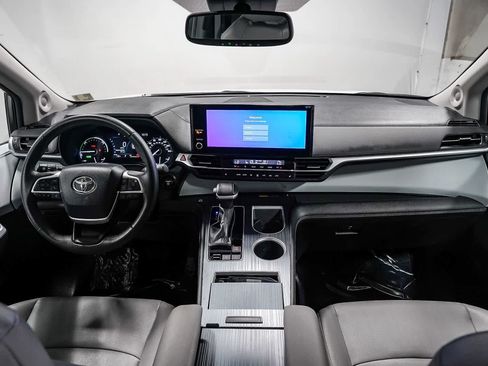 Certified 2025 Toyota Sienna XLE w/ XLE Plus Package AWD/4WD image 13