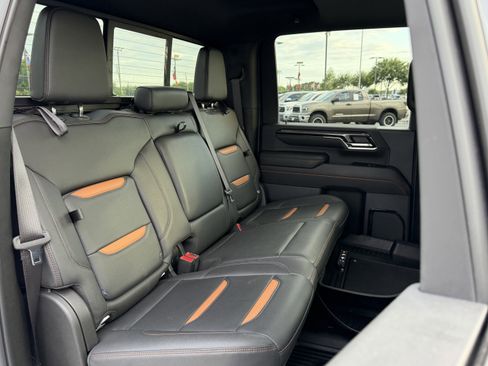 Used 2024 GMC Sierra 2500 AT4 w/ AT4 Premium Plus Package AWD/4WD image 31