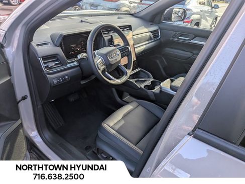 Used 2025 GMC Terrain Elevation w/ Elevation Premium Package image 5