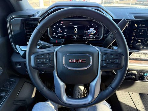 Used 2024 GMC Sierra 2500 SLT image 9