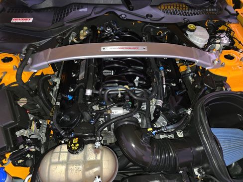 Used 2019 Ford Mustang Shelby GT350 w/ Technology Package image 5