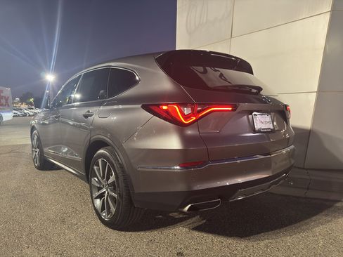 Certified 2025 Acura MDX w/Technology Package image 8