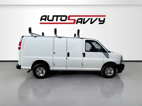 Used 2023 Chevrolet Express 2500 w/ Driver Convenience Package image 8