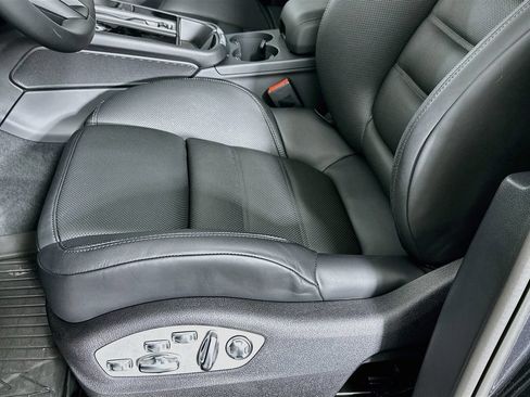 Certified 2026 Porsche Macan AWD/4WD image 22