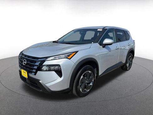 Used 2025 Nissan Rogue SV AWD/4WD image 4