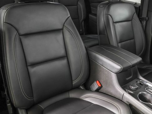 Used 2023 Chevrolet Traverse LT FWD image 47