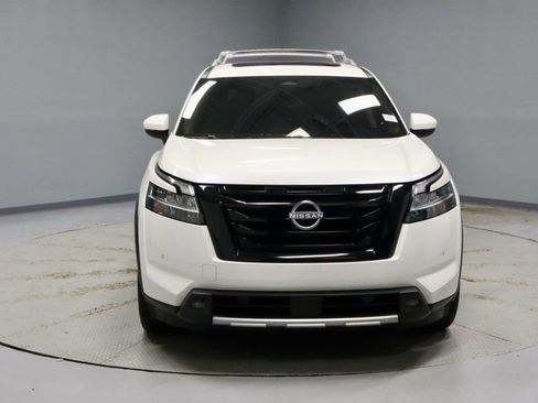Certified 2024 Nissan Pathfinder Platinum AWD/4WD image 8