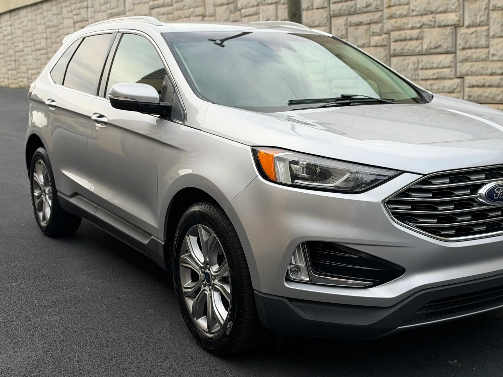 Used 2019 Ford Edge Titanium FWD image 44