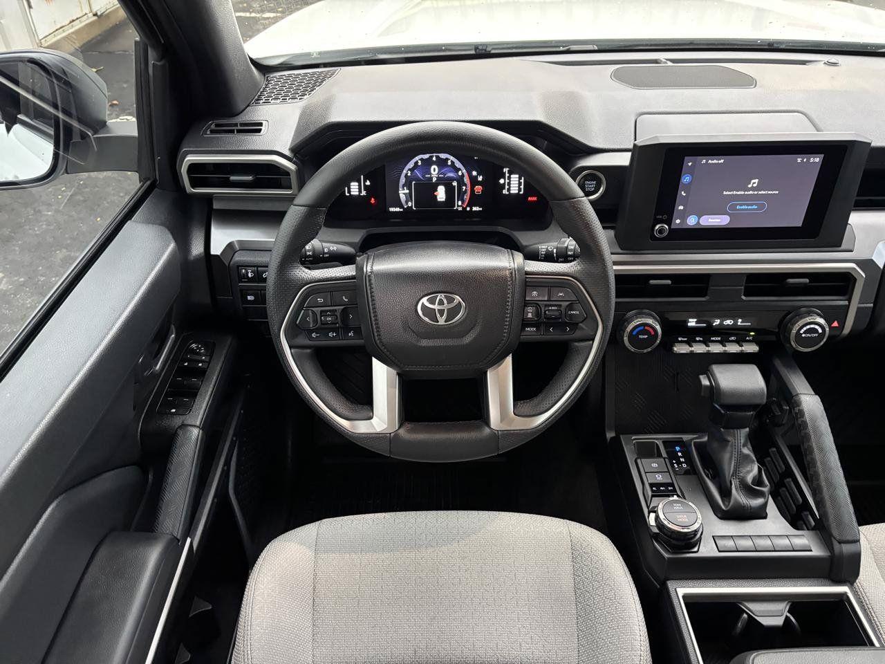 Used 2025 Toyota 4Runner SR5 AWD/4WD image 3