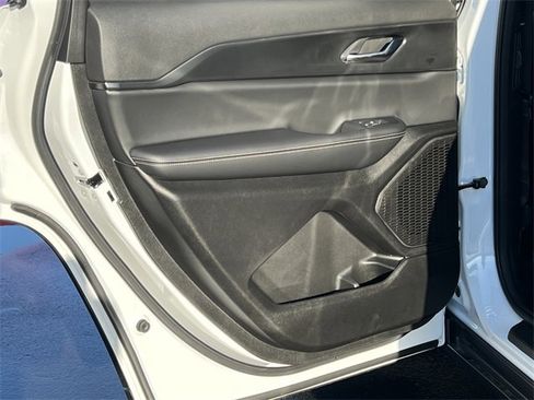 New 2025 Jeep Grand Cherokee L Laredo w/ Luxury Tech Group I image 37