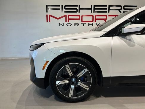 Used 2025 BMW iX xDrive50 w/ Sport Package AWD/4WD image 3
