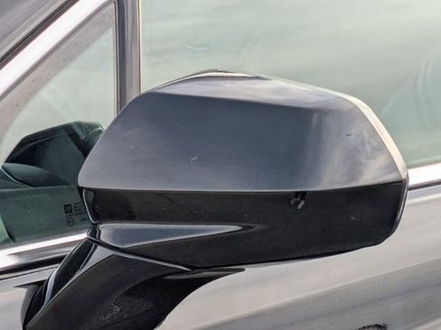 Used 2018 Cadillac XT5 Premium Luxury image 11