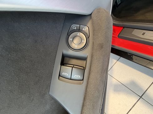 Used 2018 Chevrolet Camaro ZL1 RWD image 9