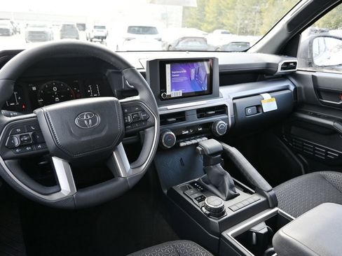 New 2026 Toyota 4Runner SR5 AWD/4WD image 18