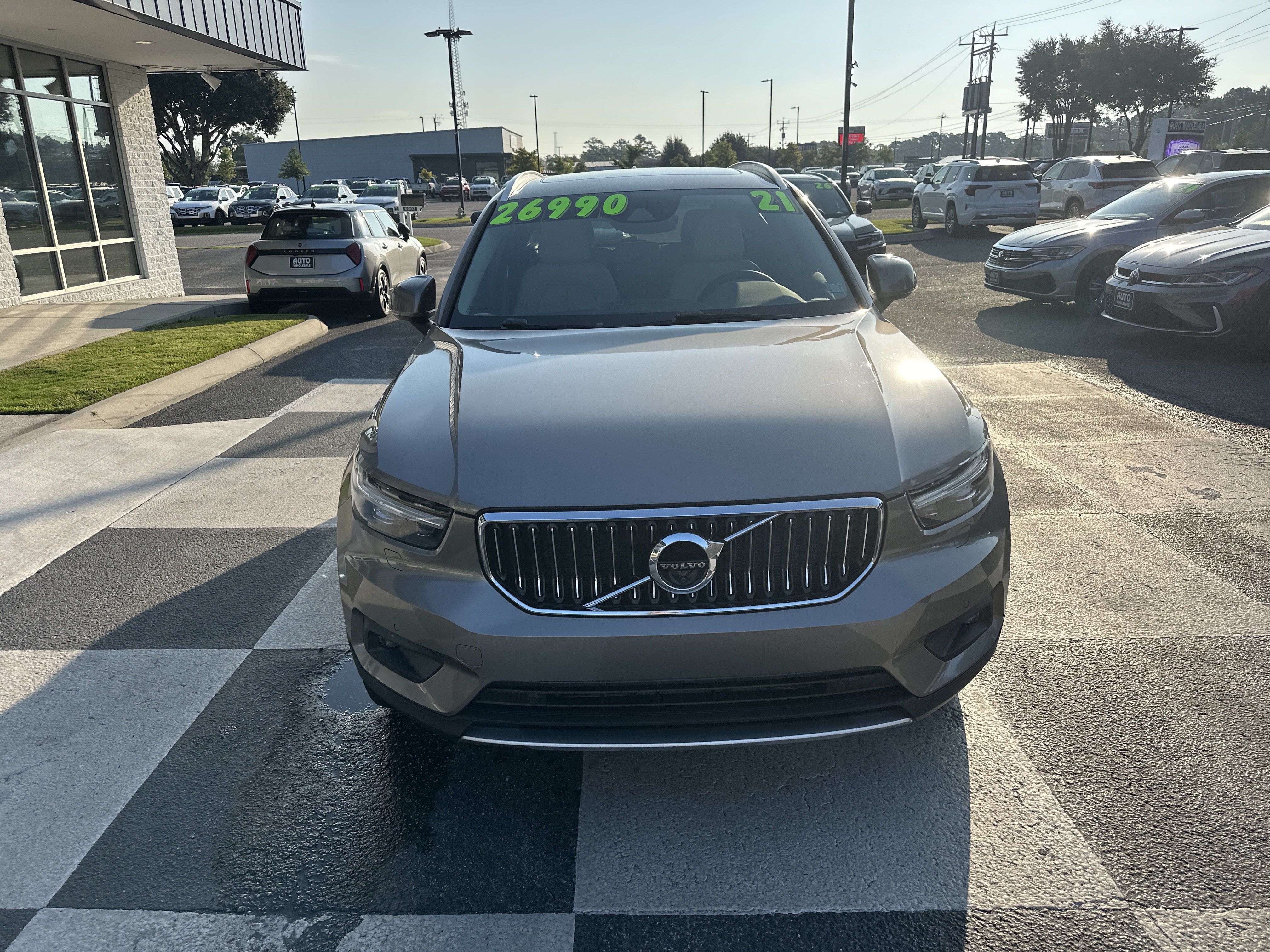 Used 2021 Volvo XC40 T4 Inscription w/ Advanced Package FWD image 2