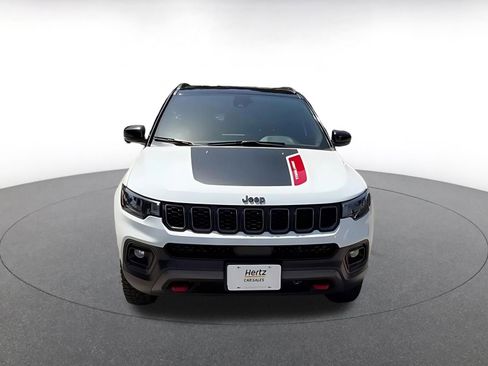Used 2025 Jeep Compass Trailhawk image 4