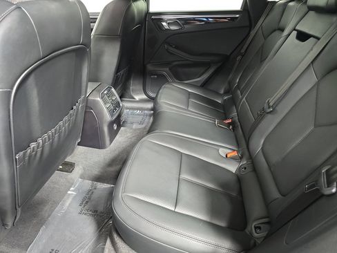 Certified 2021 Porsche Macan AWD/4WD image 24