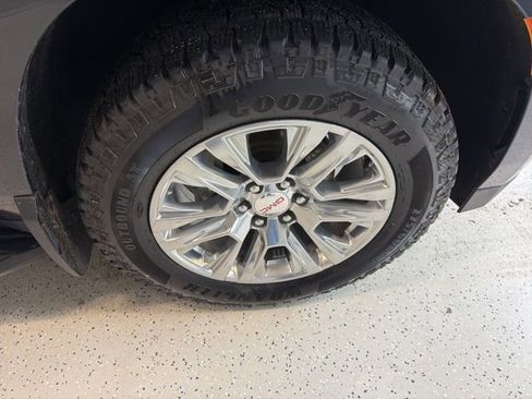 Used 2022 GMC Yukon Denali AWD/4WD image 14